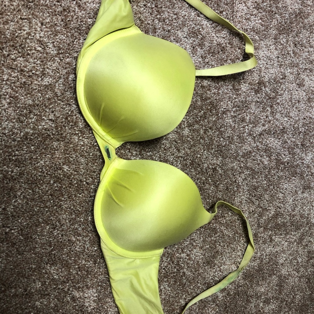 Victoria’s Secret Fabulous bra